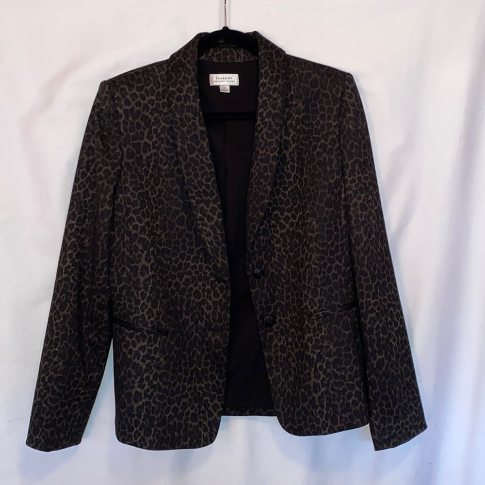 Black and brown cheetah print blazer